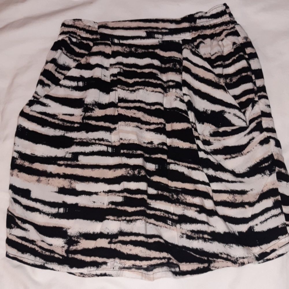 H&M Divided Cute‎ Zebra Print Mini Skirt Pockets 6